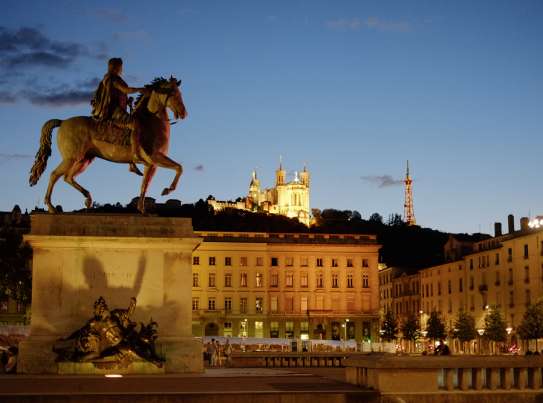 Lyon, capitale de la gastronomie, nouvelle destination à découvrir avec l’aéroport de La Réunion Roland Garros